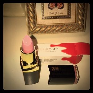 🔥Sale🔥..only 1 left in this shade..Matte 3 D Fantastic Mineral Lipstick..NWOT